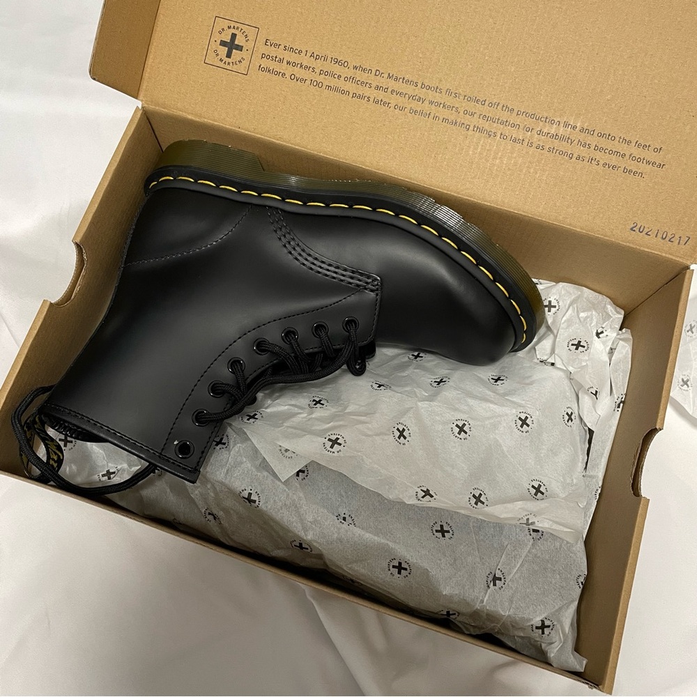 1460 Smooth Leather Dr. Martens Boots (NEW) - Picture 7 of 9